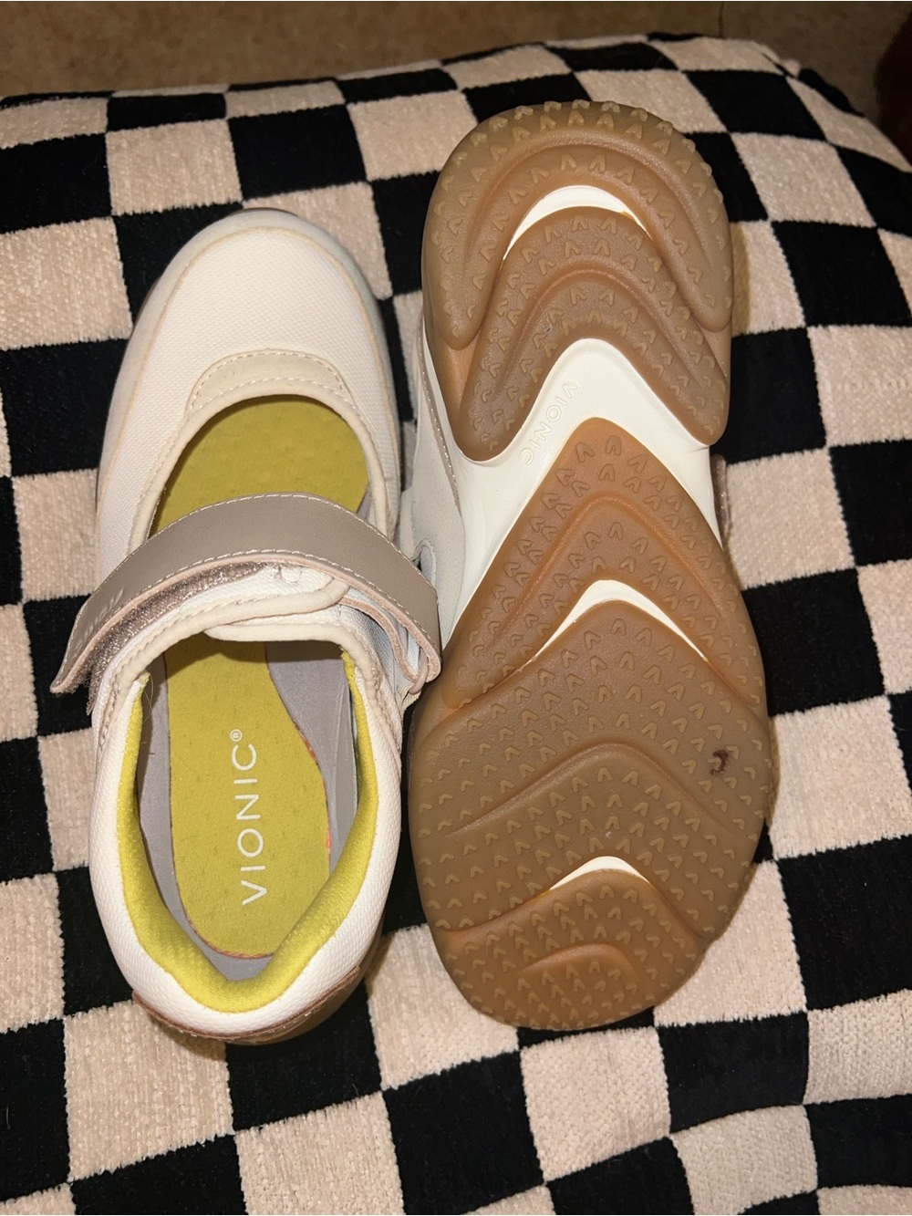 Vionic Walk Slim Giselle Mary Jane sneaker - Picture 4 of 8